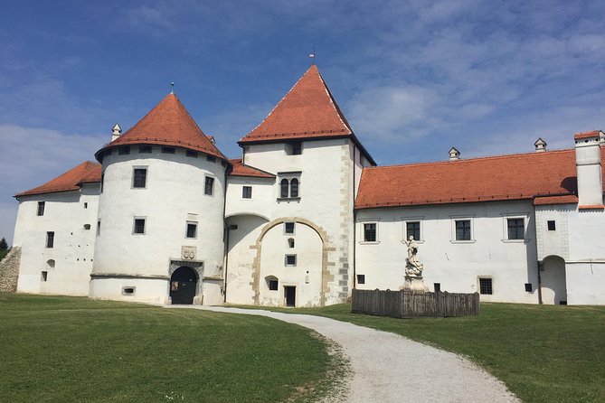 VarazdinTown & Trakoscan Castle, Small Guided Group from Zagreb - Who should book this day trip?