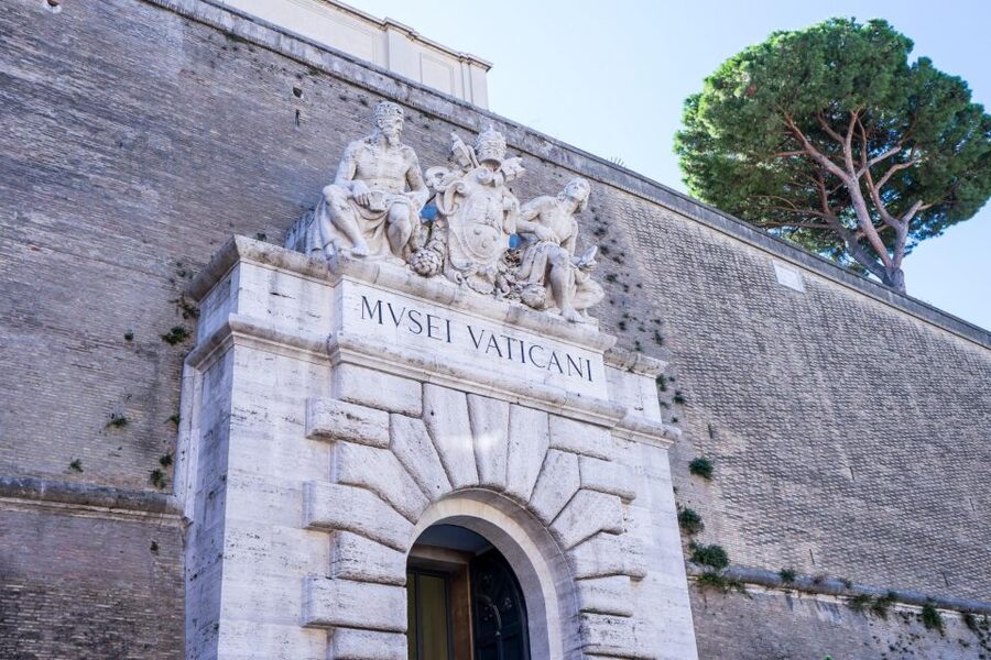 Vatican Gardens & Castel Sant'Angelo Skip-the-line tickets - The Sistine Chapel requires patience and attention