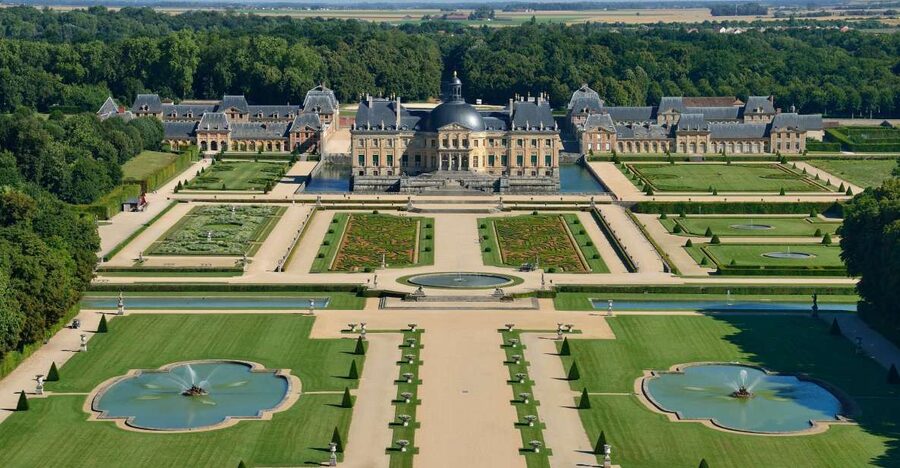Vaux le Vicomte Chateau Entry Ticket and Chateaubus Transfer - Reaching Melun from Paris Gare de Lyon