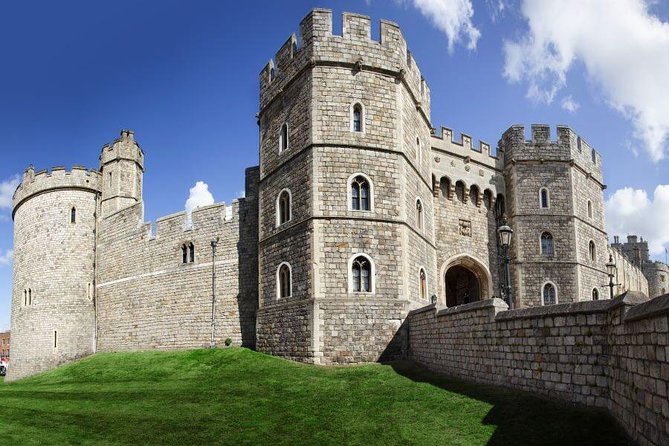 Windsor Castle, Stonehenge & Salisbury Cathedral Guided Tour - Guide quality can make or break the day