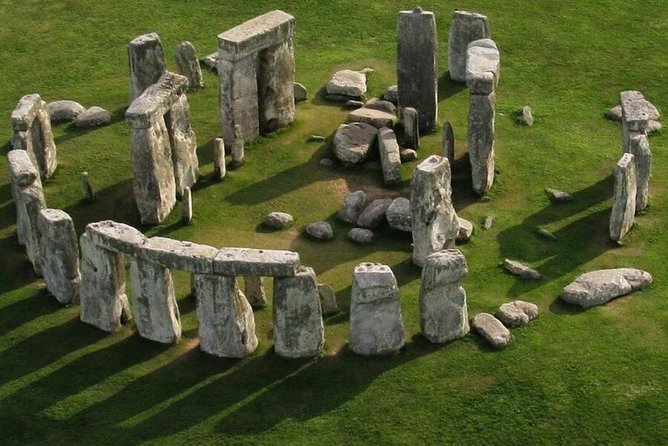 Windsor Castle, Stonehenge & Salisbury Cathedral Guided Tour - Cancellations, substitutions, and the risks to consider